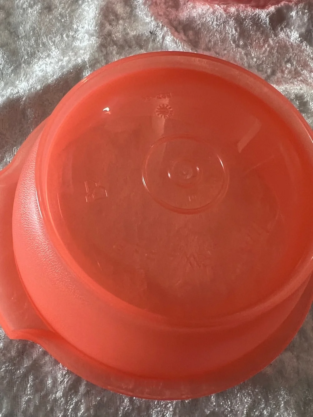 Tupperware durable orange